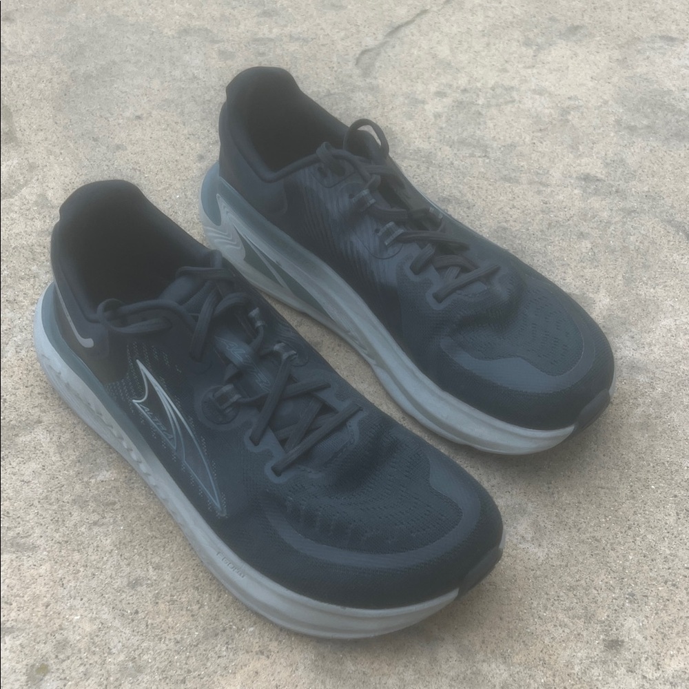 Altra Paradigm 7 Women's Dark Green Running Sneakers Size 9
